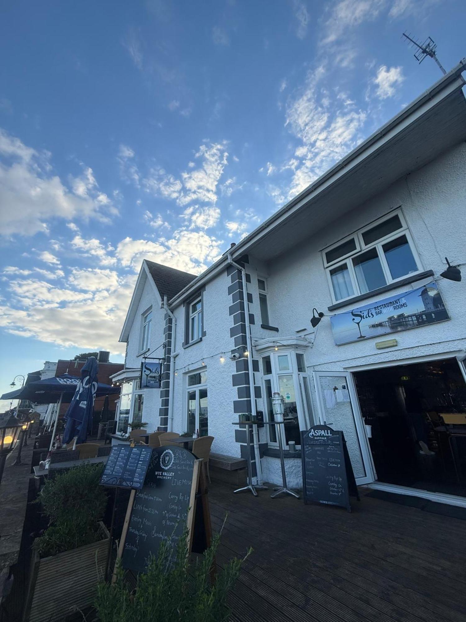 Sids Restaurant And Bar With Rooms 카디프 외부 사진